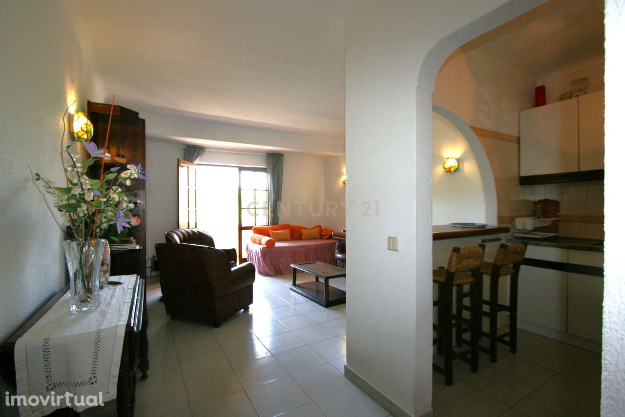 Apartamento duplex T1+1 com 3 varandas espaçosas e vista mar no centro - Grande imagem: 4/25