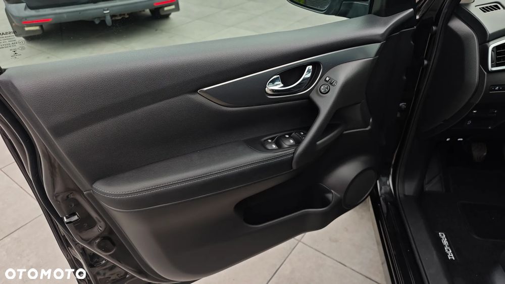 Nissan Qashqai 1.3 DIG-T N-Connecta EU6d - 12