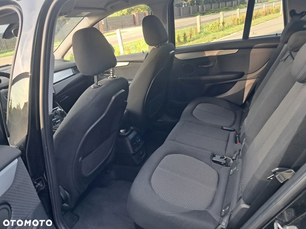 BMW Seria 2 216d Active Tourer Luxury Line - 27