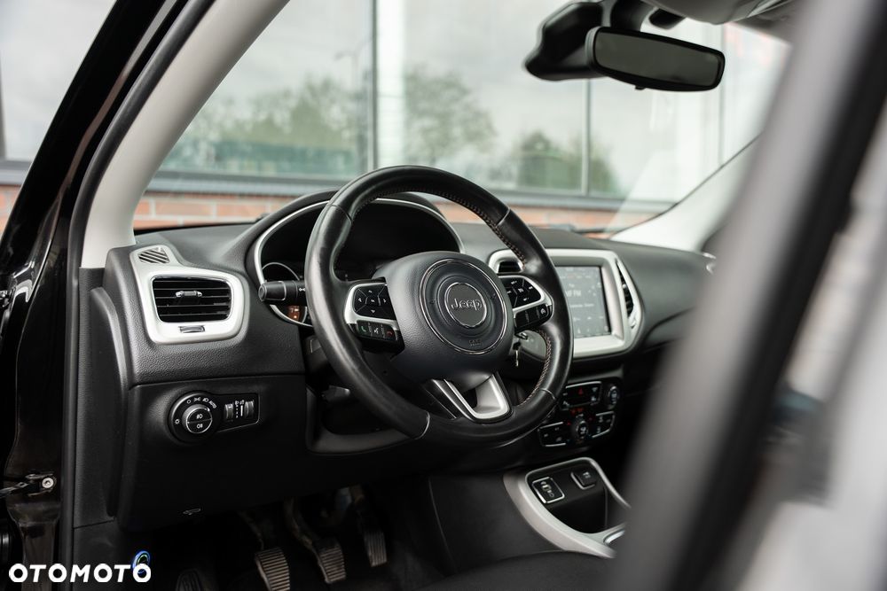 Jeep Compass 1.4 TMair Longitude FWD S&S - 23