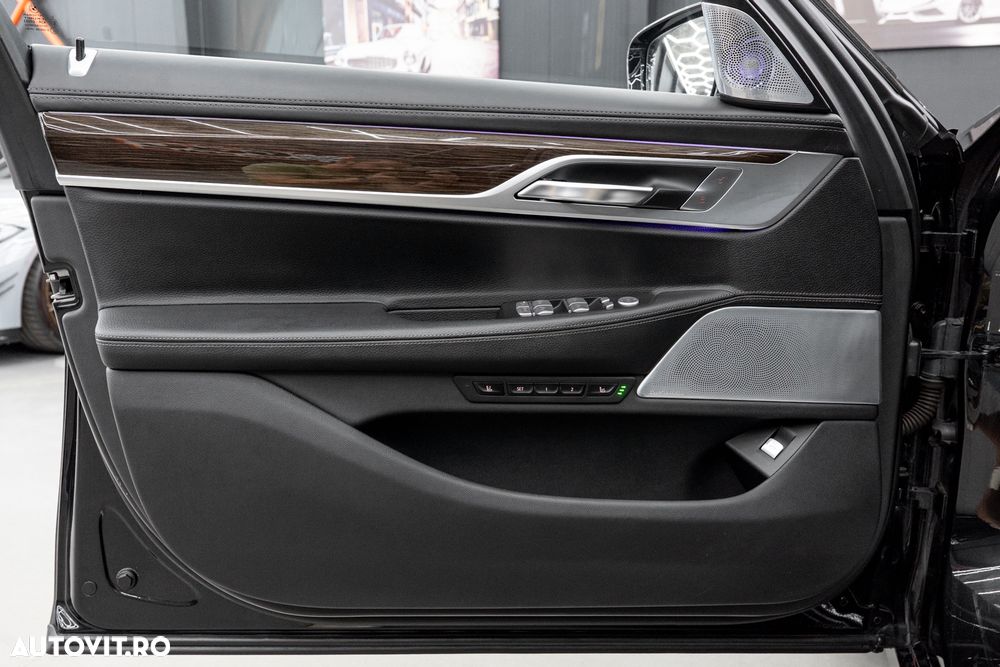 BMW Seria 7 745Le xDrive AT PHEV - 39