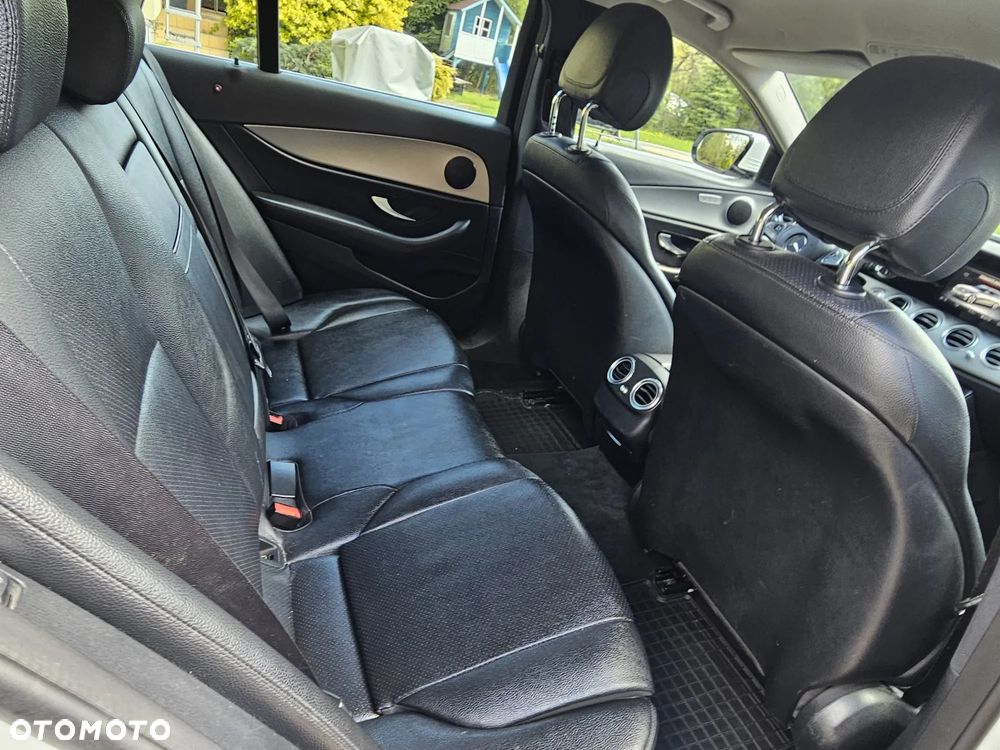 Mercedes-Benz Klasa E 200 d 9G-TRONIC - 13