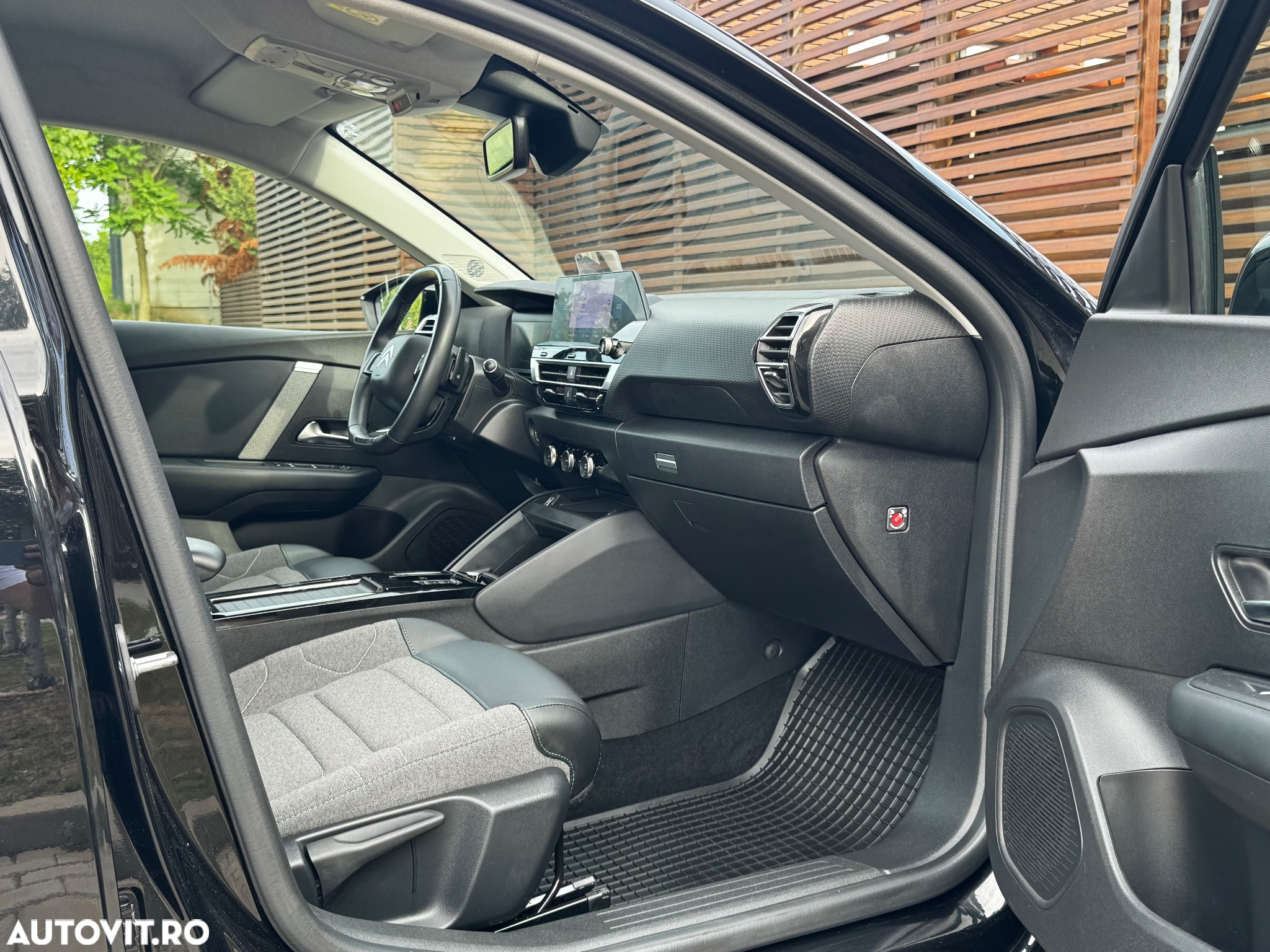 Citroën C4 1.2 PureTech S&S EAT8 Shine - 18