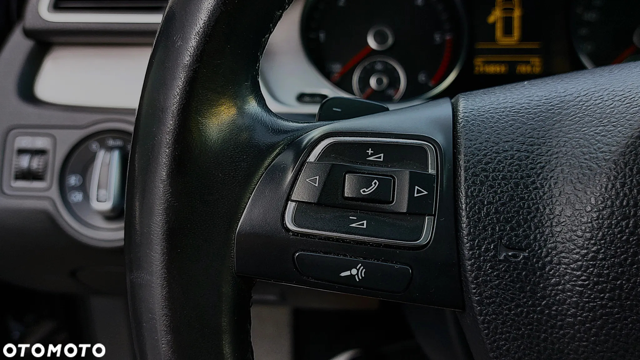 Volkswagen Passat - 16