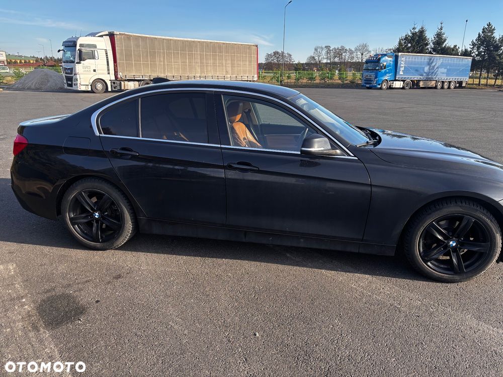 BMW Seria 3 320i Luxury Line - 4