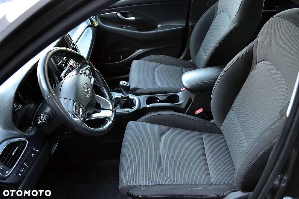 Hyundai i30 1.4 Classic + - 9