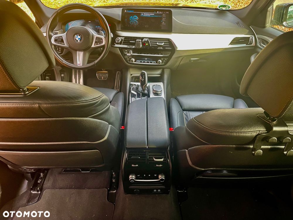 BMW Seria 5 520d M Sport Edition - 12