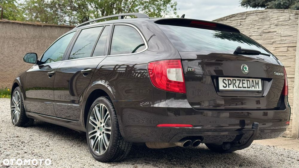 Skoda Superb 2.0 TDI DSG Exclusive - 9
