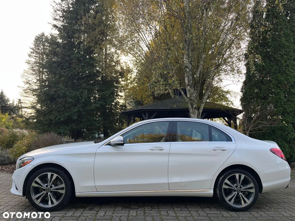 Mercedes-Benz Klasa C 300 4Matic 9G-TRONIC Exclusive - 40