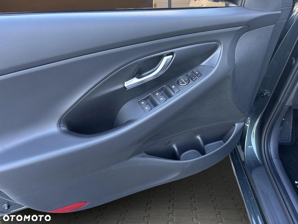 Hyundai i30 1.6 T-GDI Smart DCT - 11