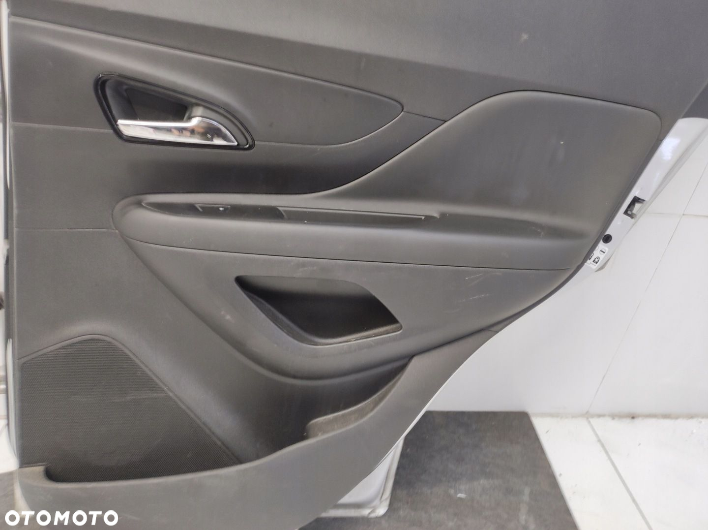 DRZWI TYŁ TYLNE PRAWE OPEL MOKKA X LIFT - 10