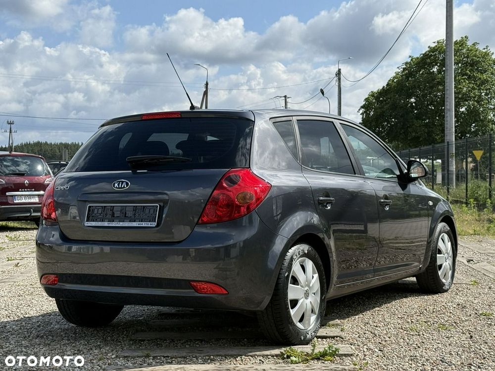 Kia Ceed - 3