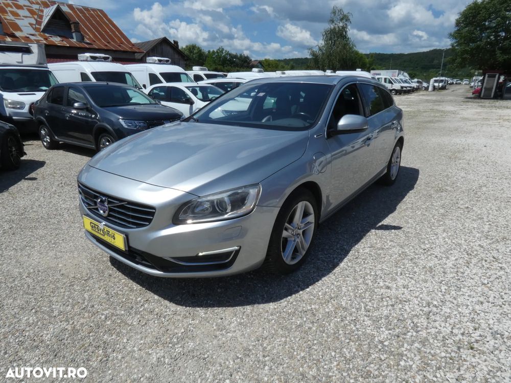 Volvo V60 D6 Plug-In-Hybrid AWD Geartronic Momentum - 3