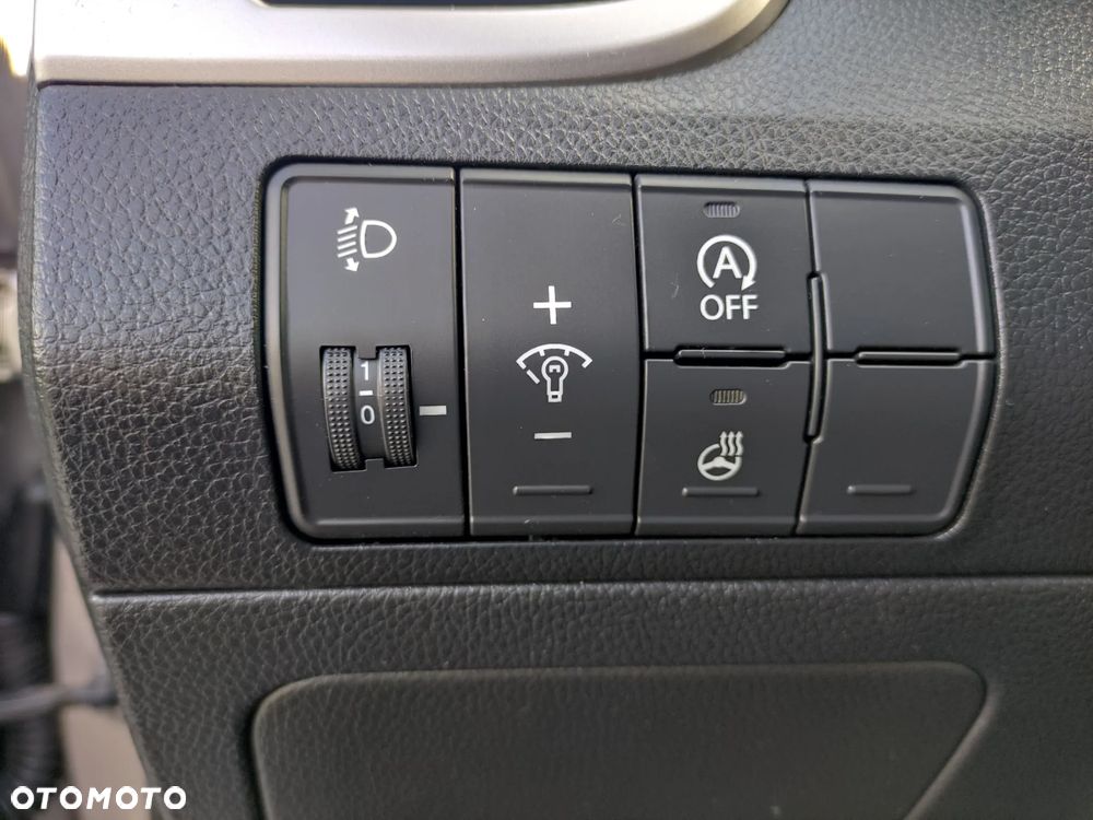 Hyundai i30 blue Kombi 1.4 Trend - 11