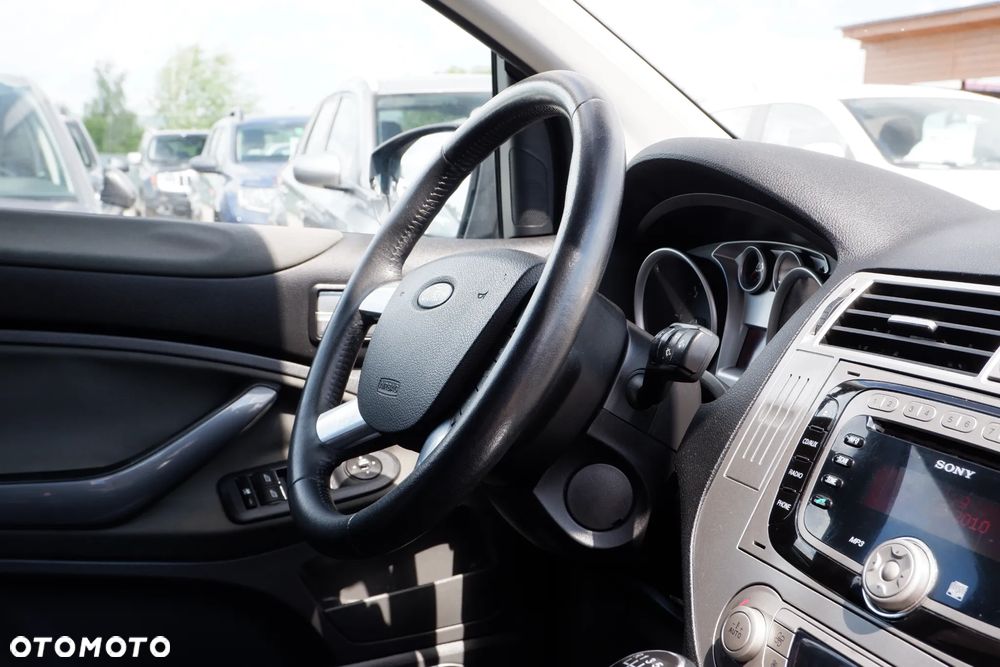Ford Kuga 2.0 TDCi 4WD Titanium - 5