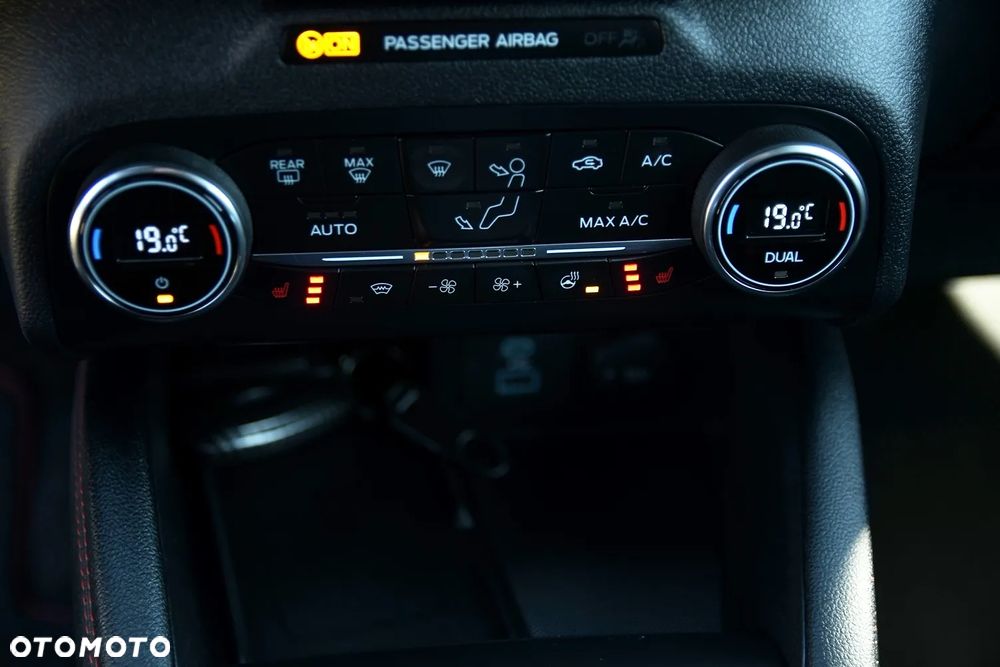 Ford Kuga 2.0 EcoBlue Hybrid ST-LINE - 26