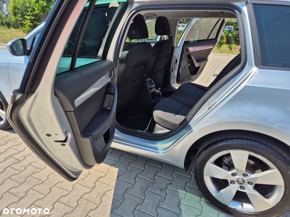 Skoda Octavia 2.0 TDI Style - 24