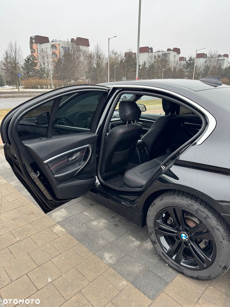 BMW Seria 3 330i xDrive Edition Luxury Line Purity - 11