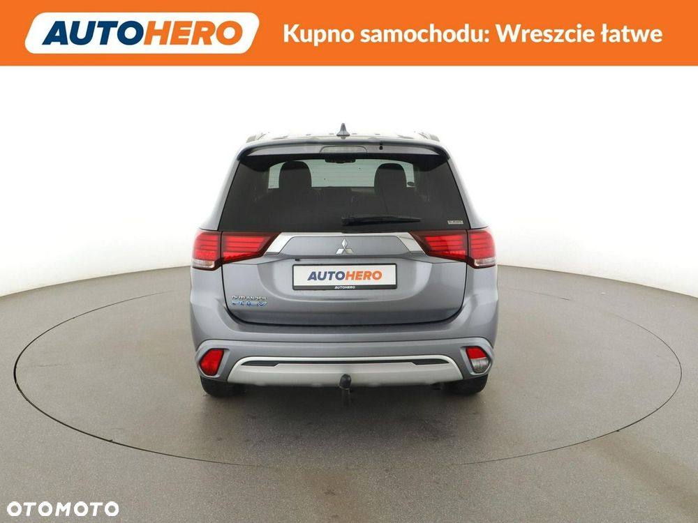 Mitsubishi Outlander 2.4 4WD - 7