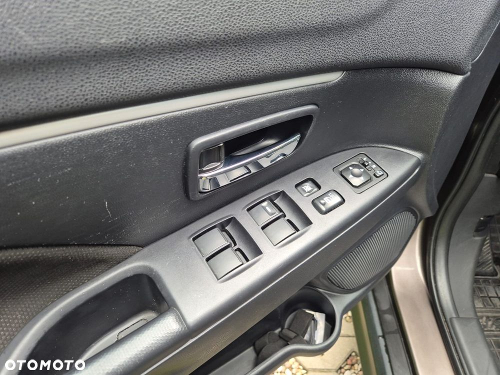 Mitsubishi ASX 1.8 DID Instyle NAVI 4WD AS&G - 15