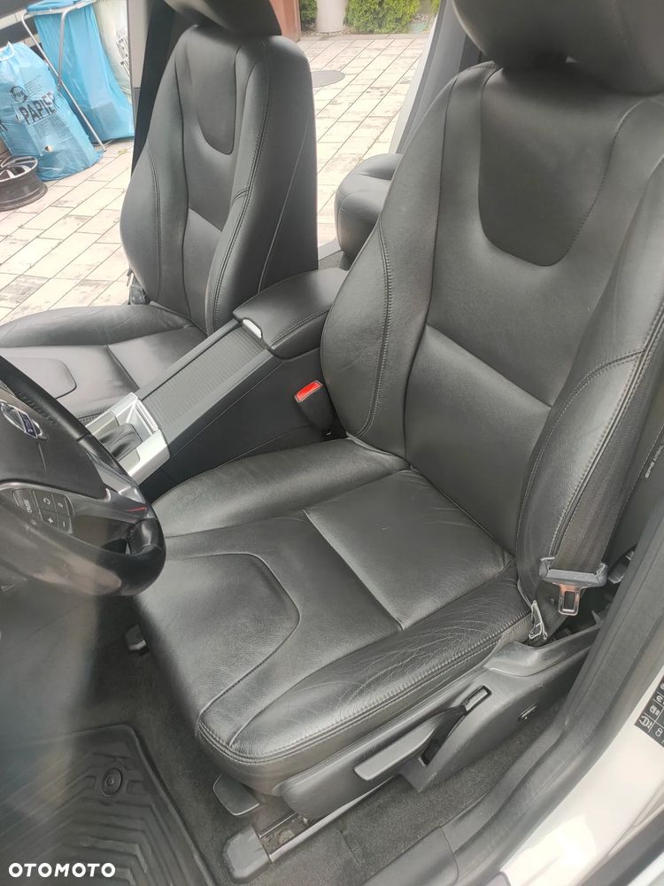 Volvo XC 60 D3 Drive-E Momentum - 22