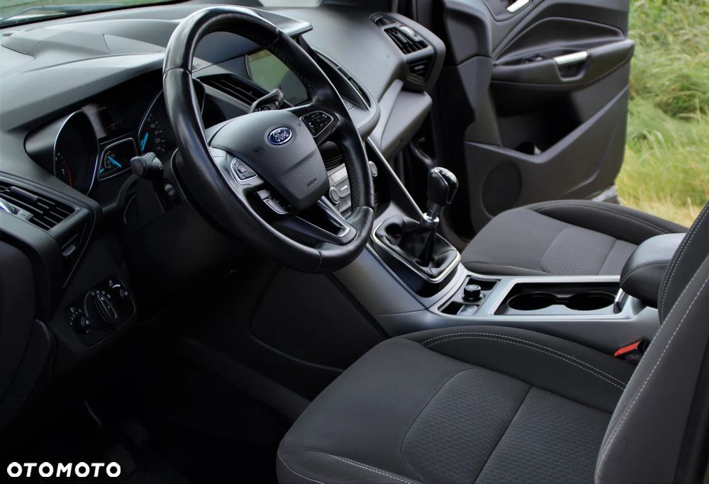 Ford Kuga - 30