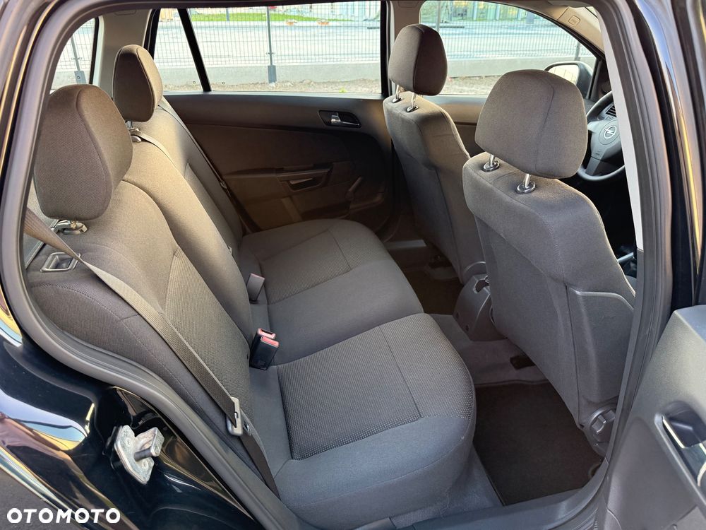 Opel Astra 1.6 Enjoy - 28