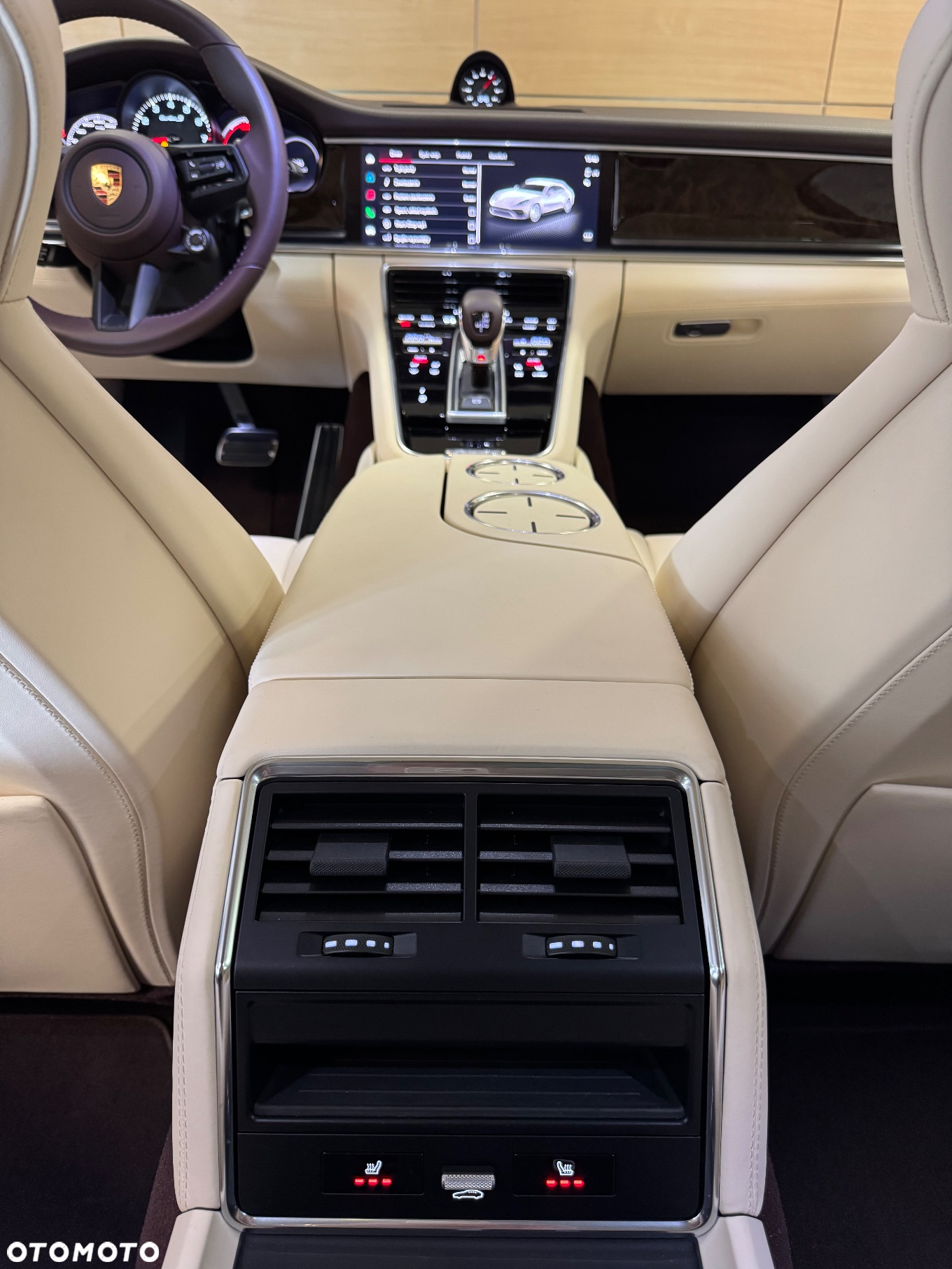 Porsche Panamera Turbo S Sport Turismo - 16