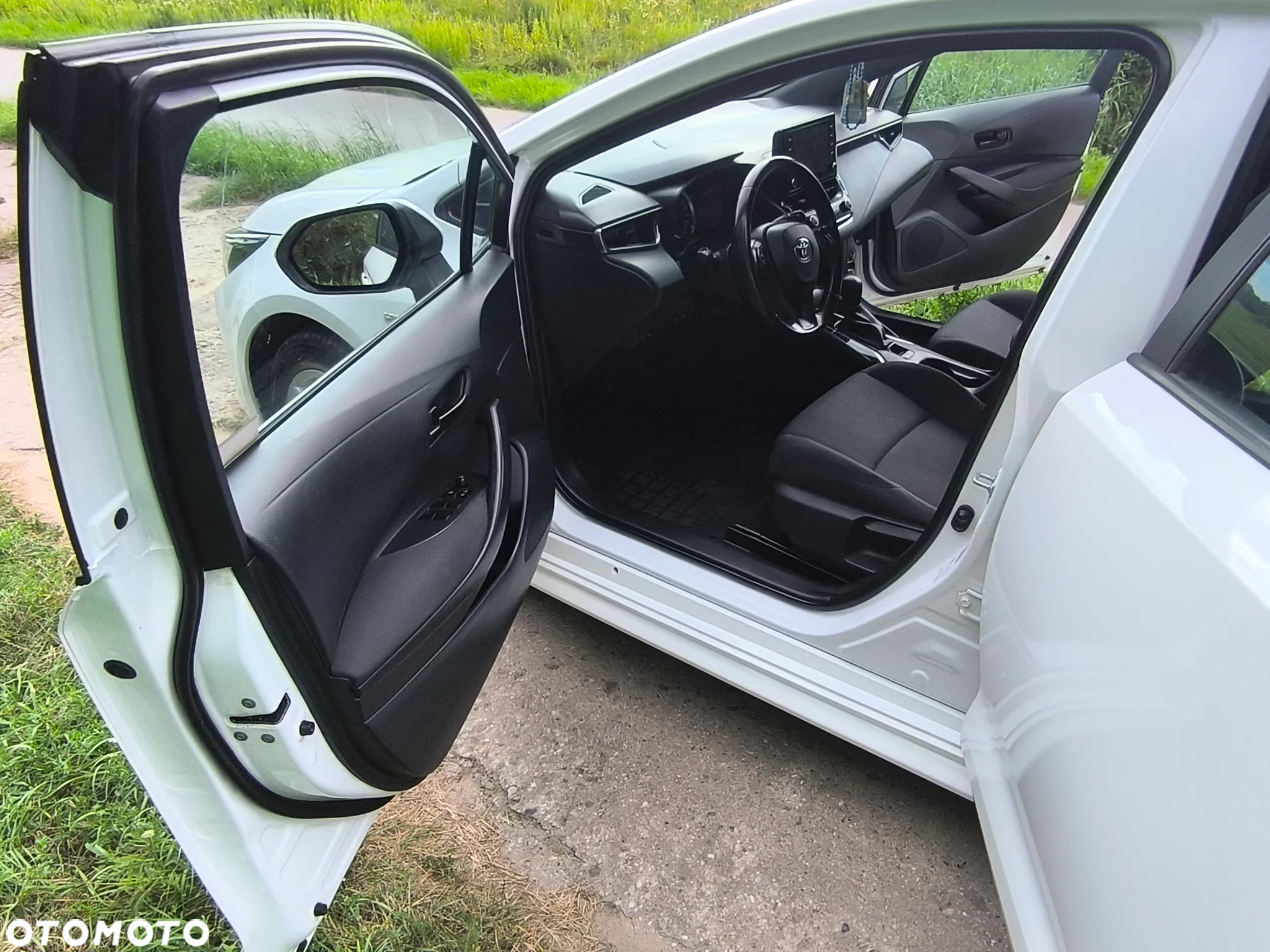 Toyota Corolla 1.8 Hybrid Active - 17
