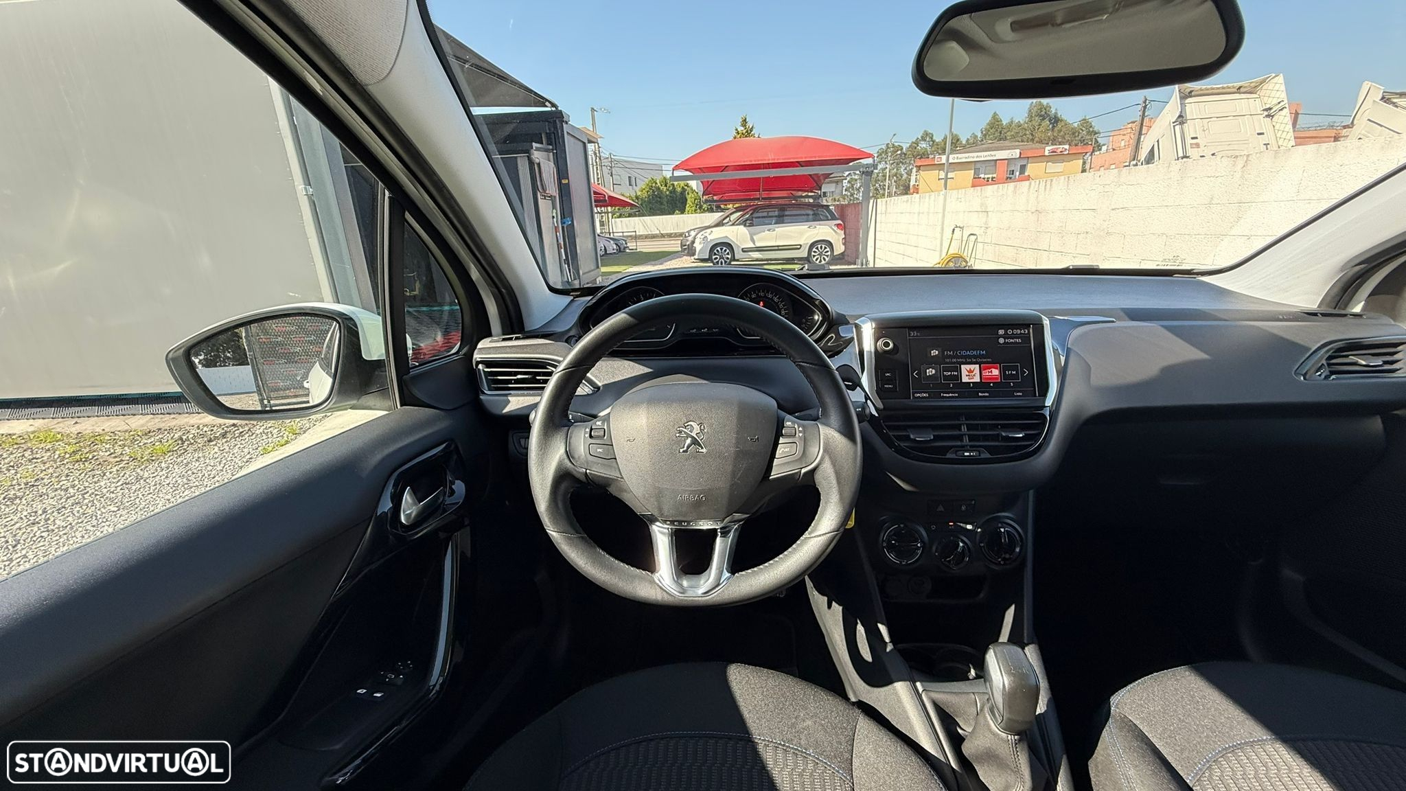 Peugeot 208 1.2 PureTech Signature - 21