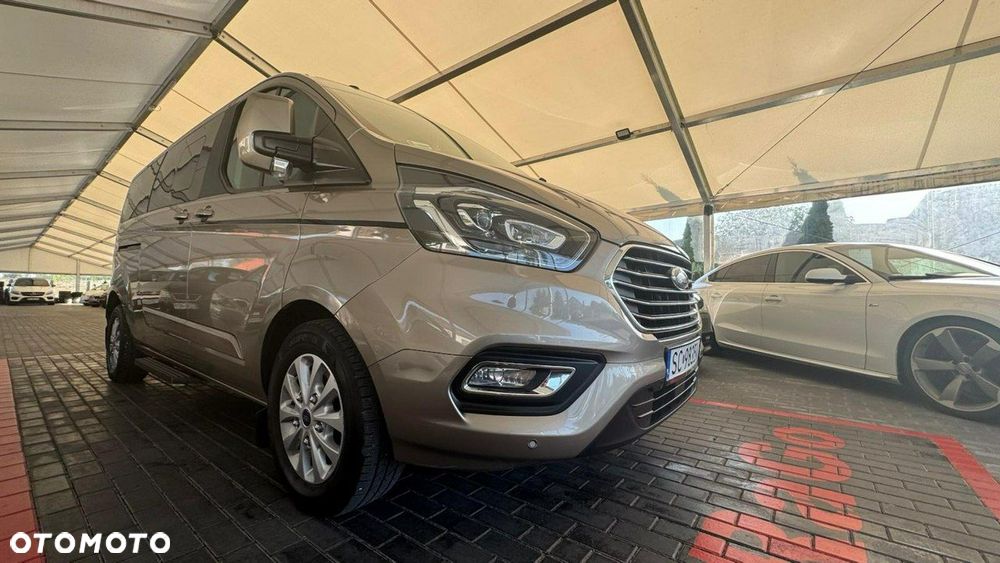 Ford Tourneo Custom - 17