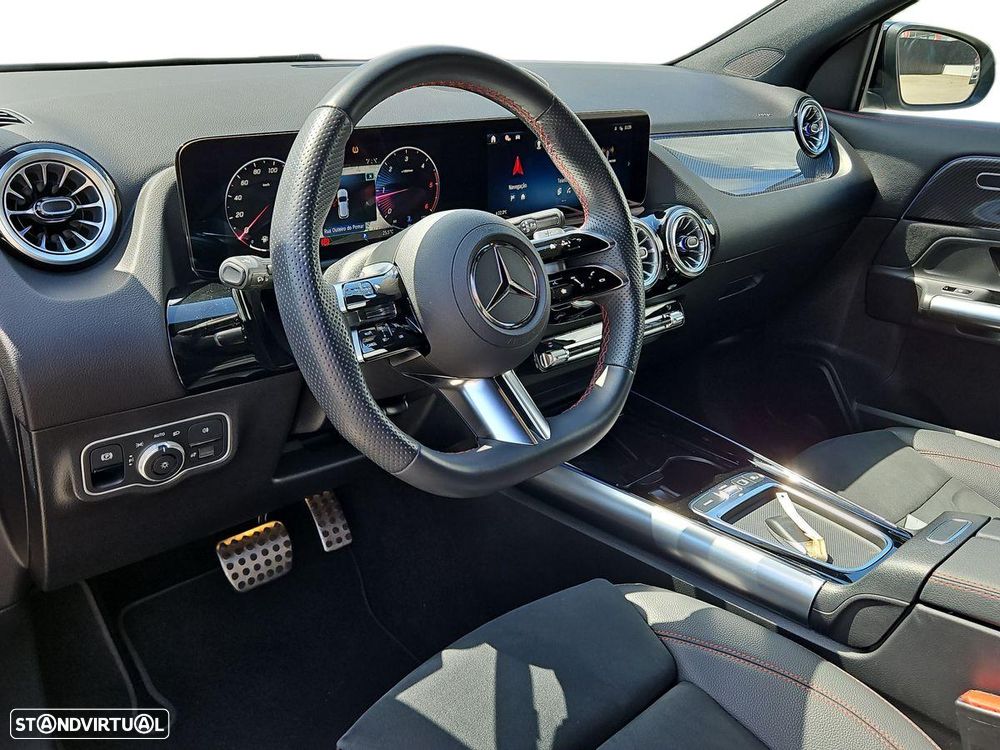 Mercedes-Benz GLA 180 d AMG Line - 12