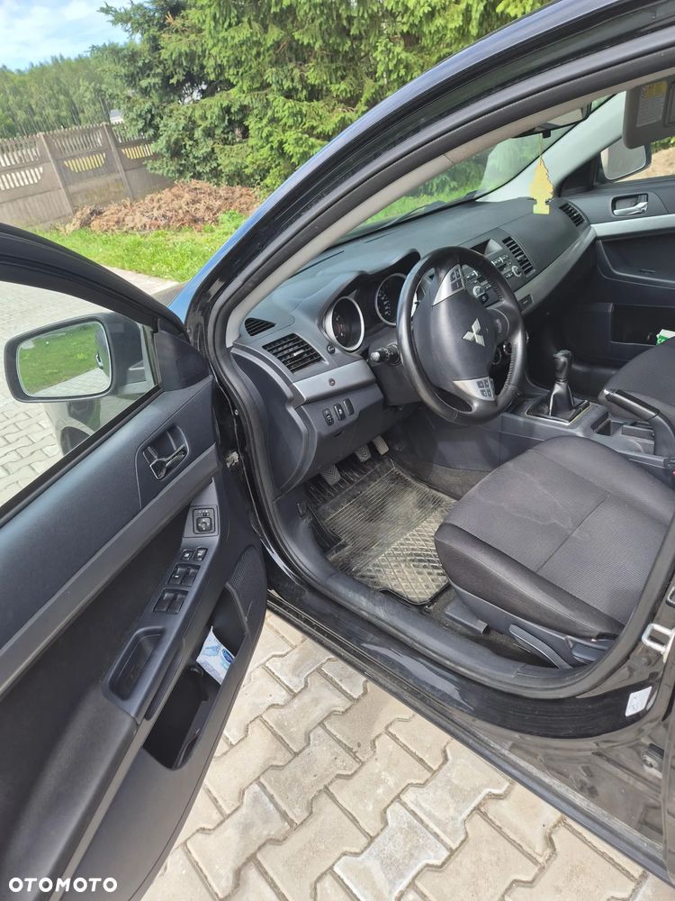 Mitsubishi Lancer 1.8 Invite - 4
