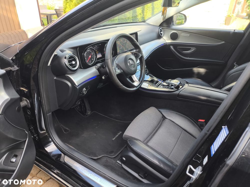 Mercedes-Benz Klasa E 220 d 9G-TRONIC Exclusive - 10