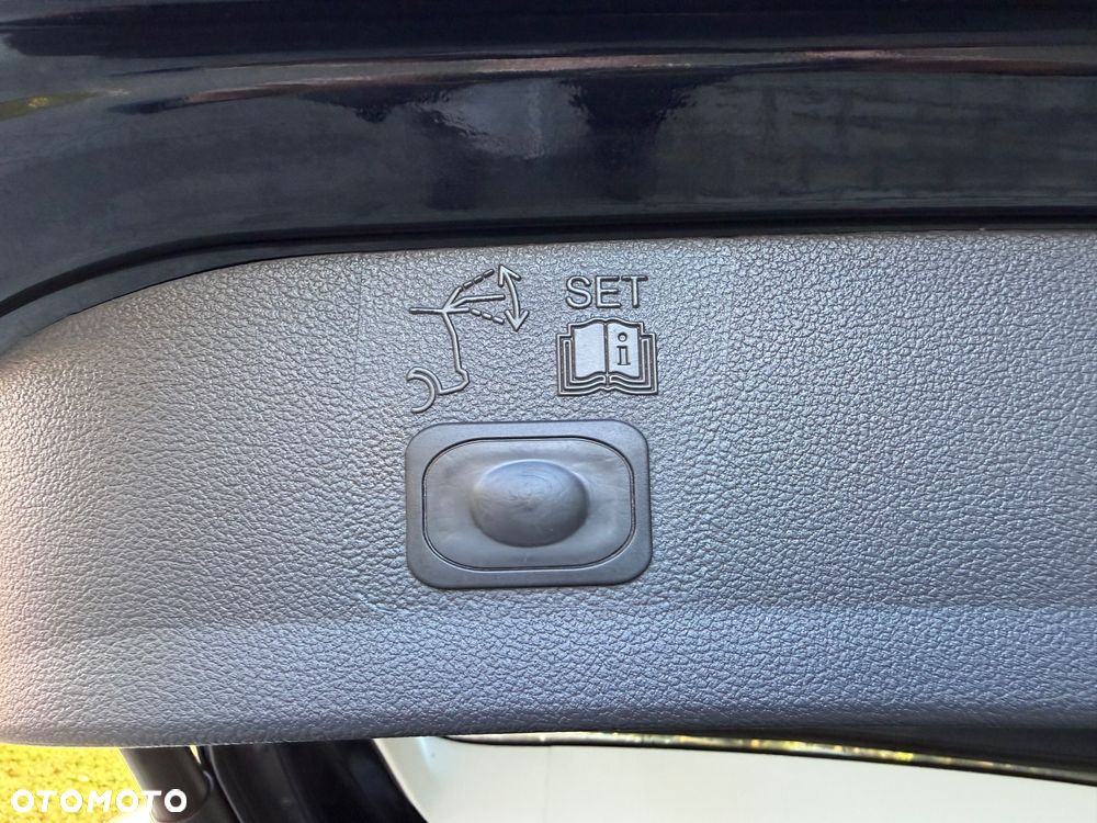 Ford Kuga - 27