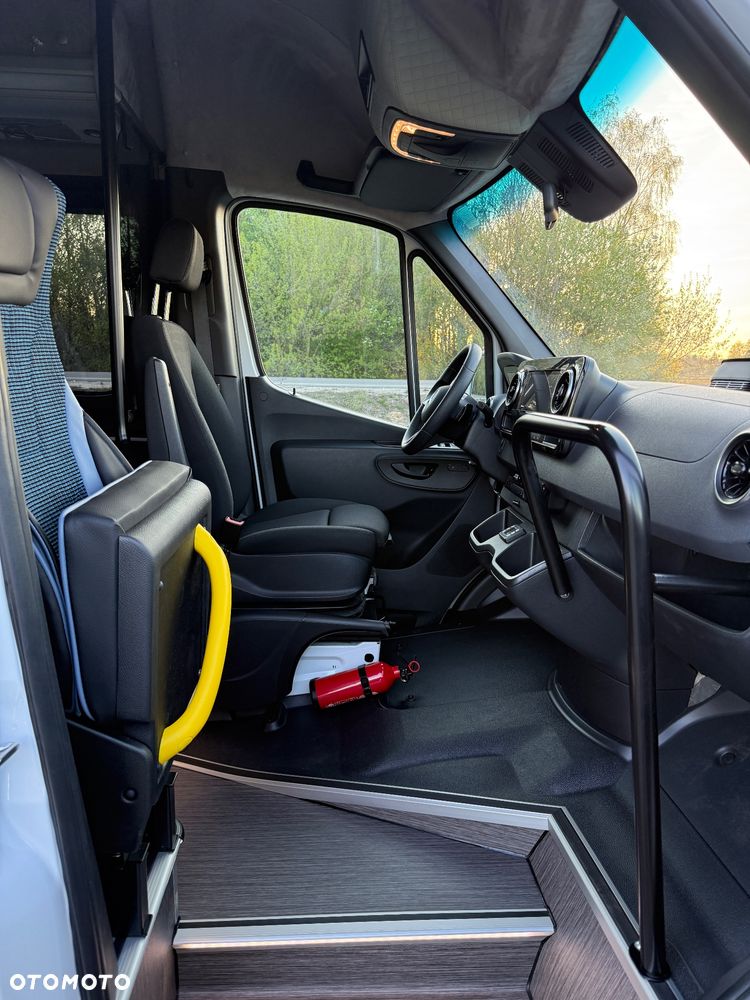 Mercedes-Benz Sprinter 519 - 35