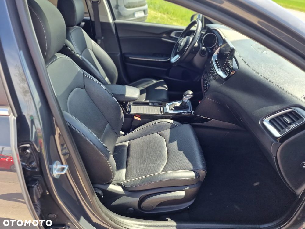 Kia Ceed 1.6 CRDi Eco-Dynamics+ (48V Mild-Hybrid) DCT7 Platinum Edition - 38