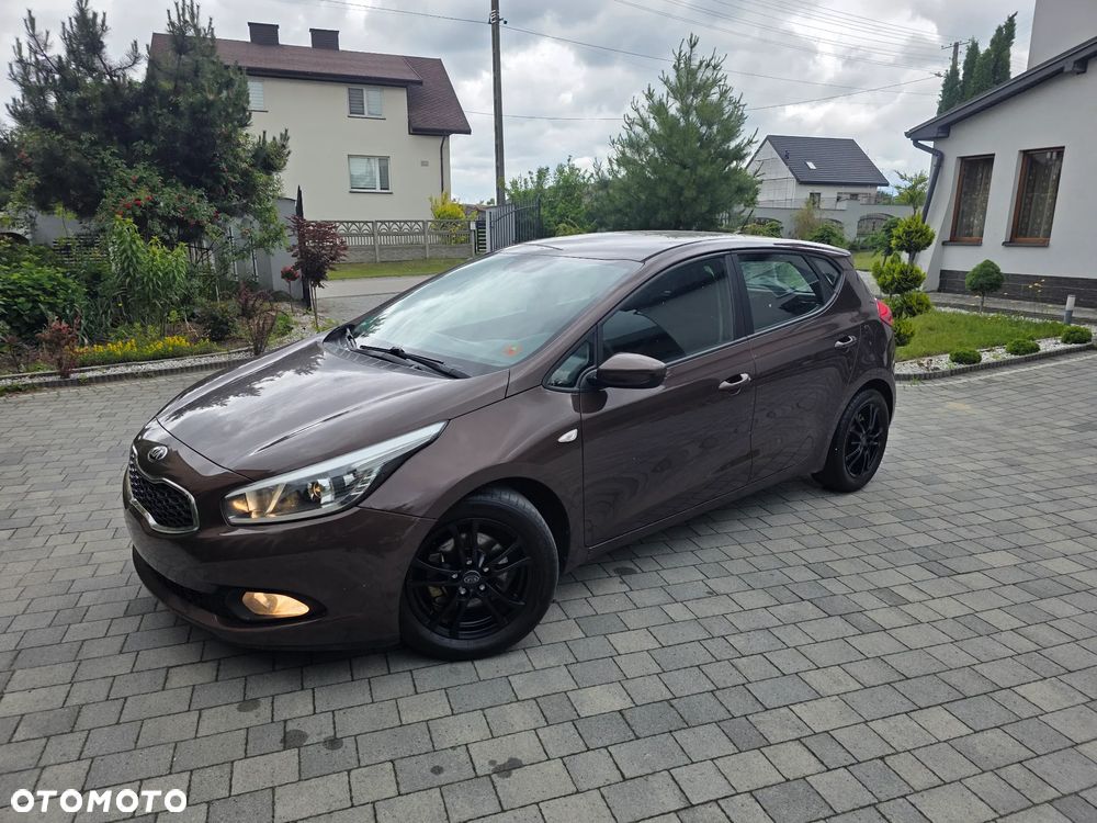 Kia Ceed 1.6 GDI Dream-Team Edition - 11