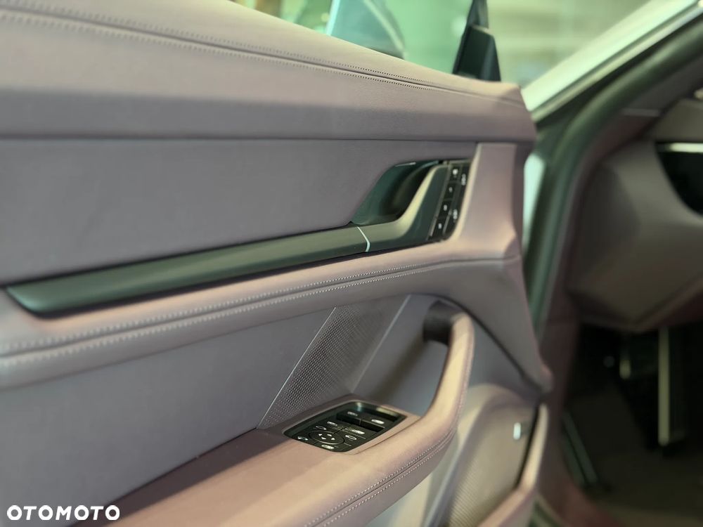 Porsche Taycan 105kWh 4S Performance Plus - 12