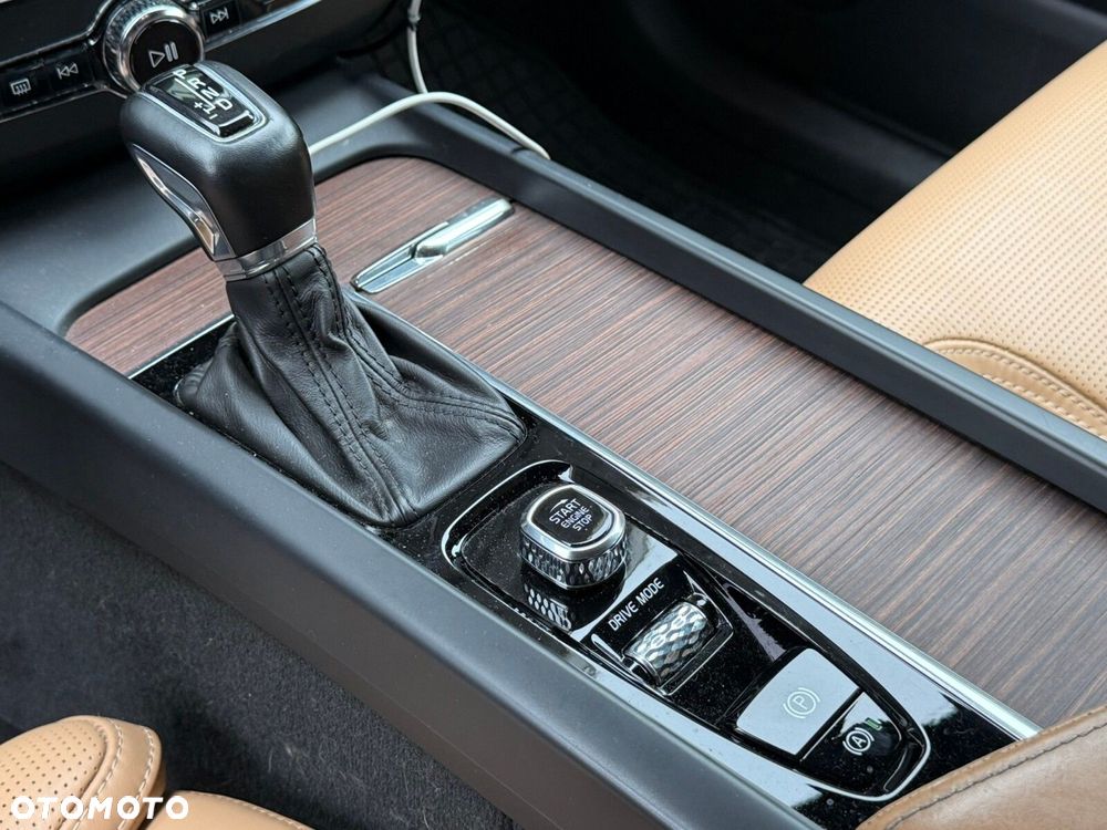Volvo XC 60 T5 AWD Inscription - 28