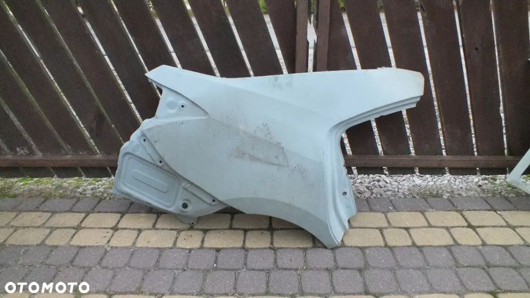 Błotnik tylny prawy Toyota Corolla E16 - 1