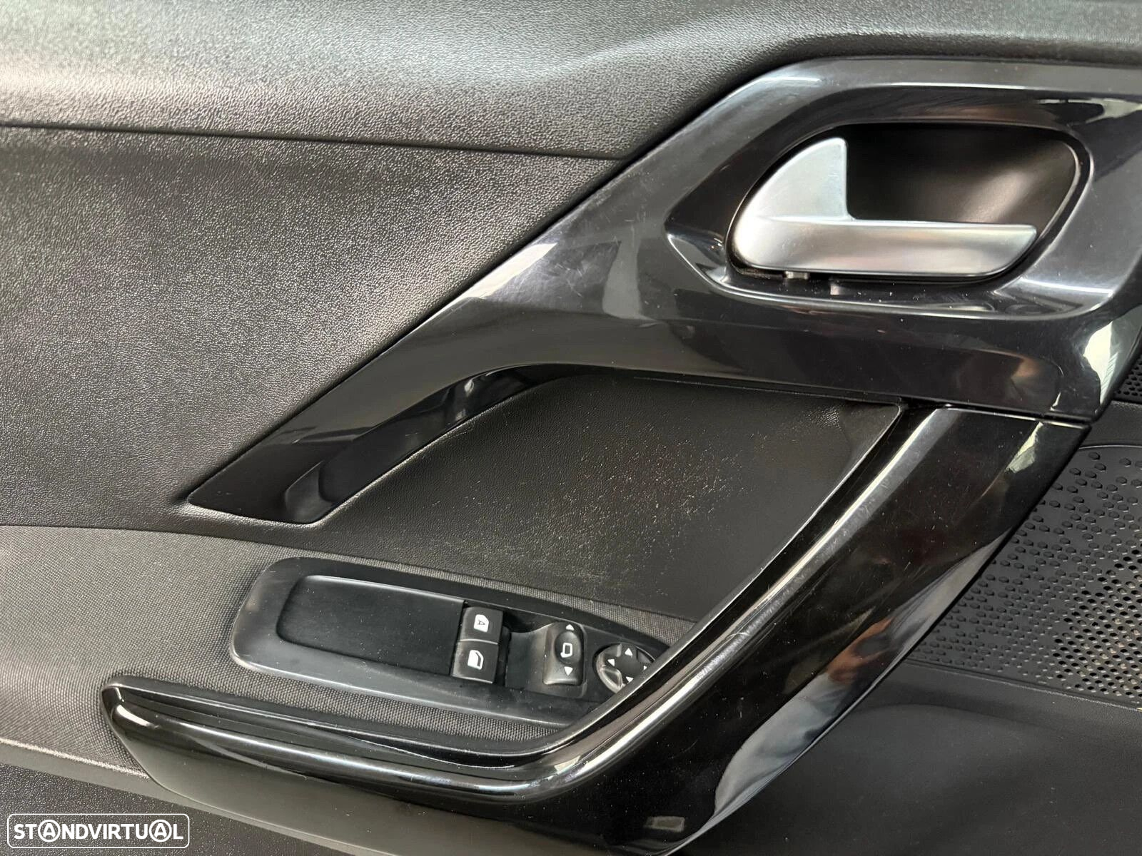Peugeot 208 - 9
