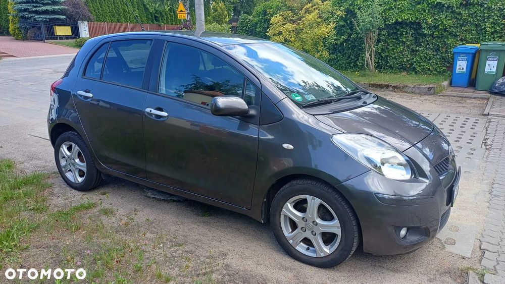 Toyota Yaris 1.33 Premium - 3