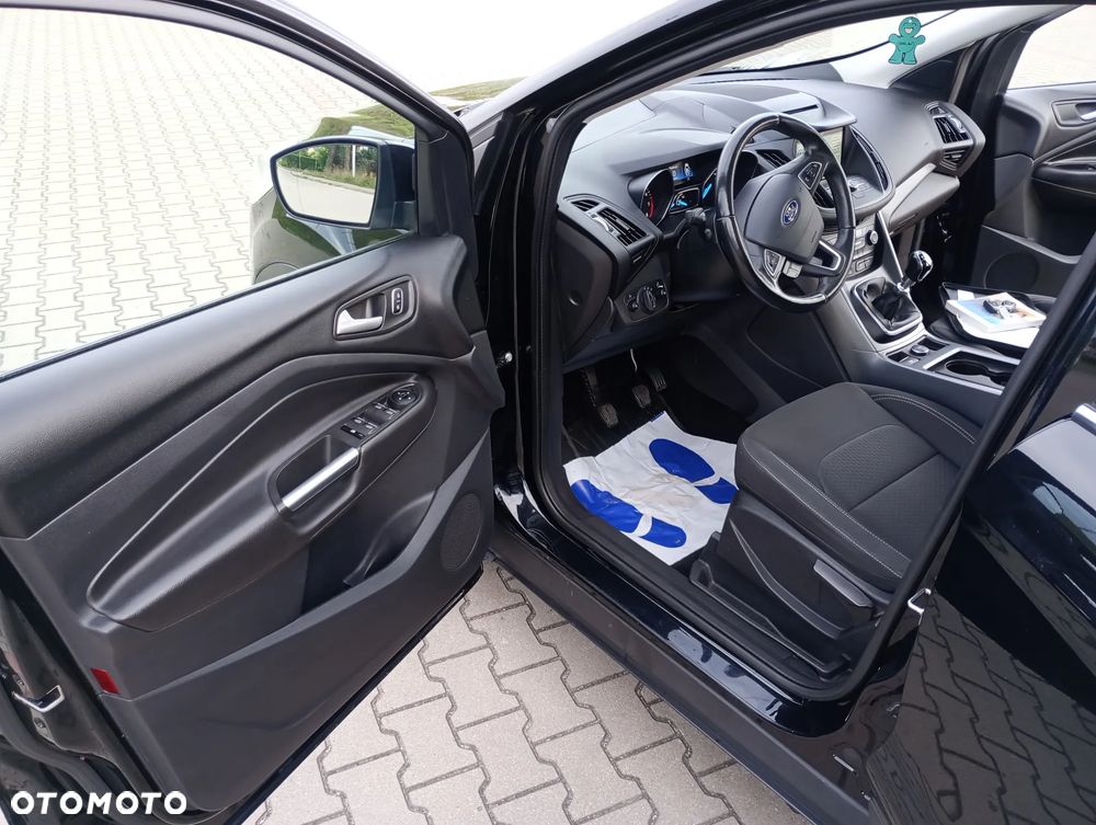 Ford Kuga 1.5 EcoBoost 2x4 Titanium - 37