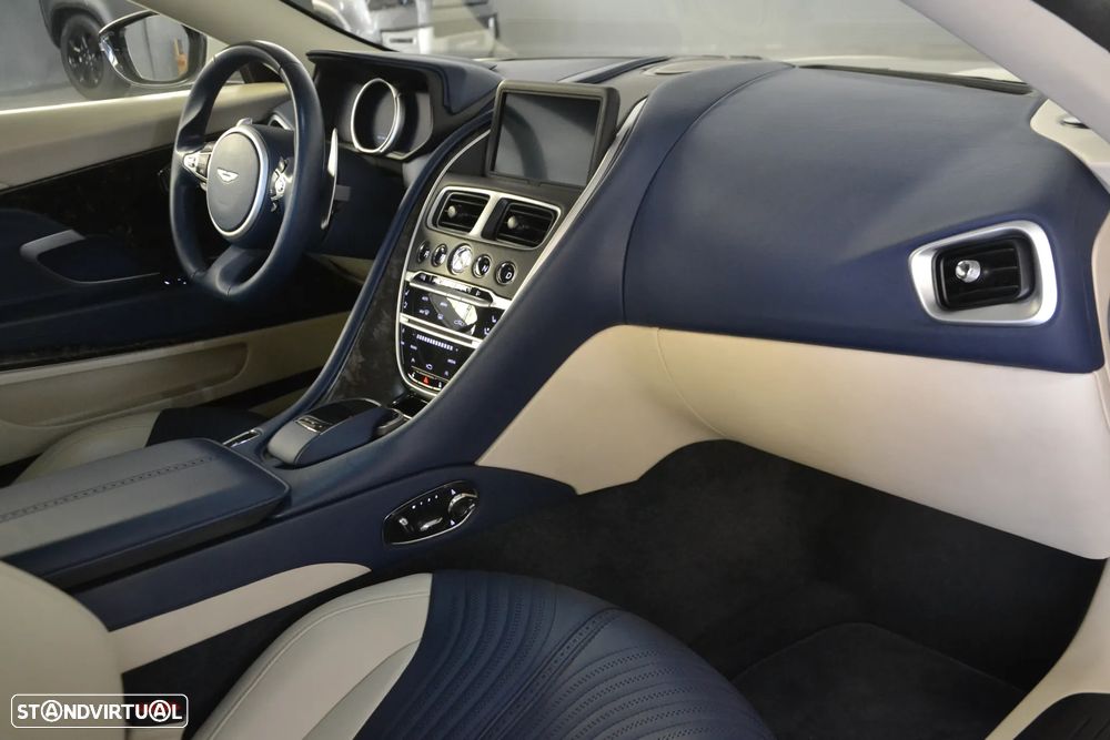 Aston Martin DB11 Coupé V12 Auto - 25