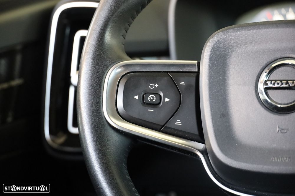 Volvo XC 40 1.5 T3 Momentum - 16