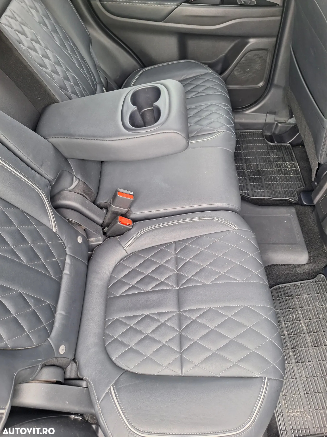 Mitsubishi Outlander 2.4 4WD Plug-In Hybrid Top - 17