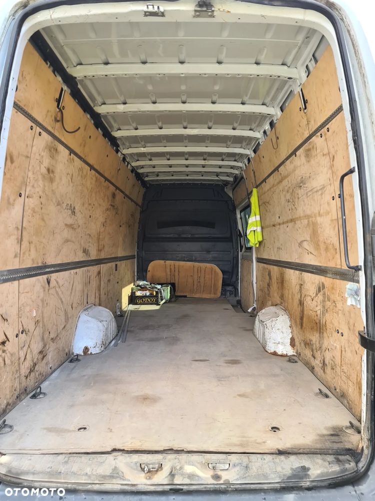 Mercedes-Benz Sprinter - 8