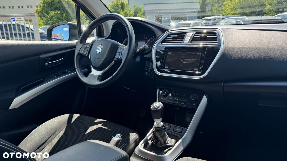 Suzuki SX4 S-Cross 1.4 T Premium - 37