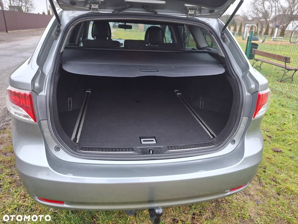 Toyota Avensis 2.0 D-4D - 15